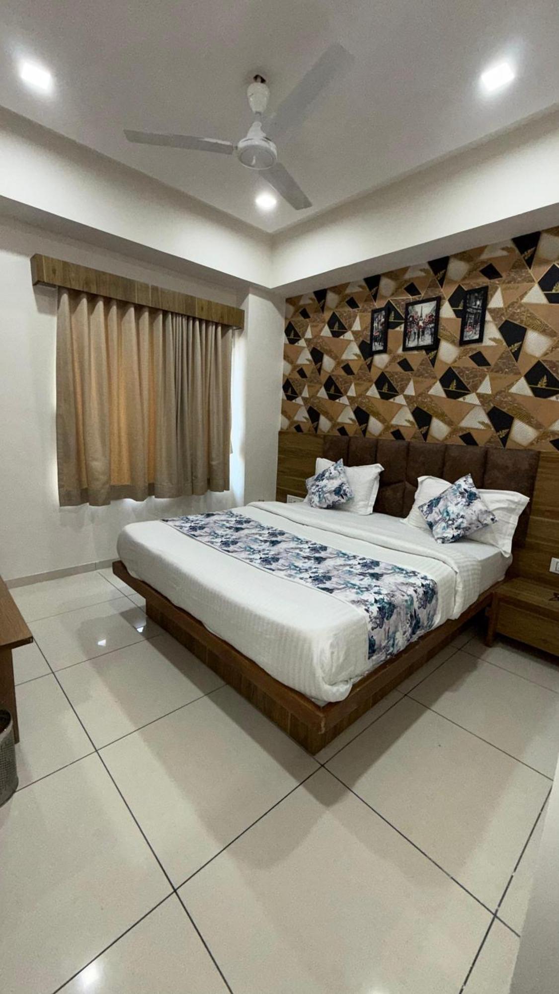 Hotelsuncity Inn Βαντοντάρα Εξωτερικό φωτογραφία
